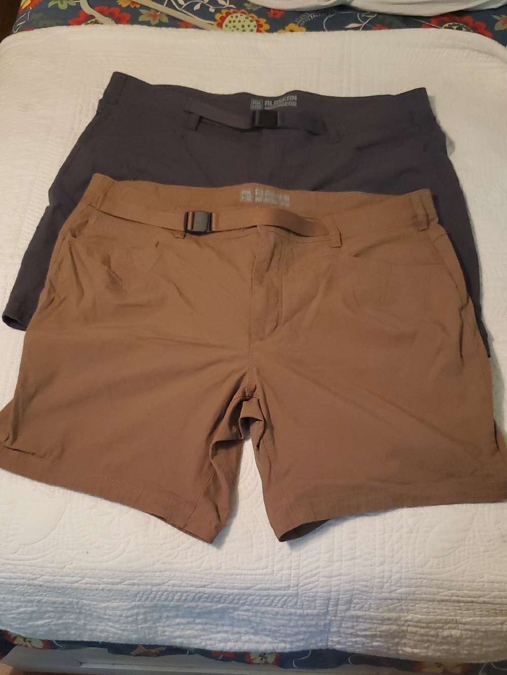 Alaskan Hardgear Duluth Trading Co Men's Cotton Blend Belted Shorts. SZ 40  X2
